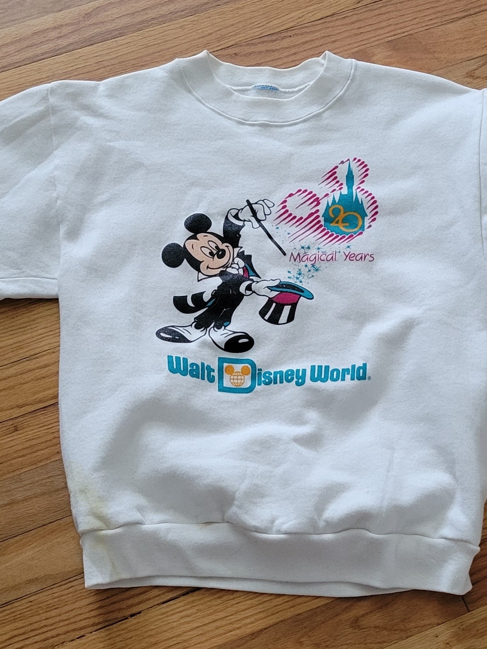 Vintage Disney White Mickey Mouse '20 Magical Years' Sweatshirt Womens - Picture 1 of 3